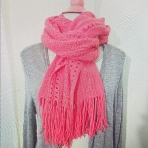 Elegant Pink Fringed Scarf